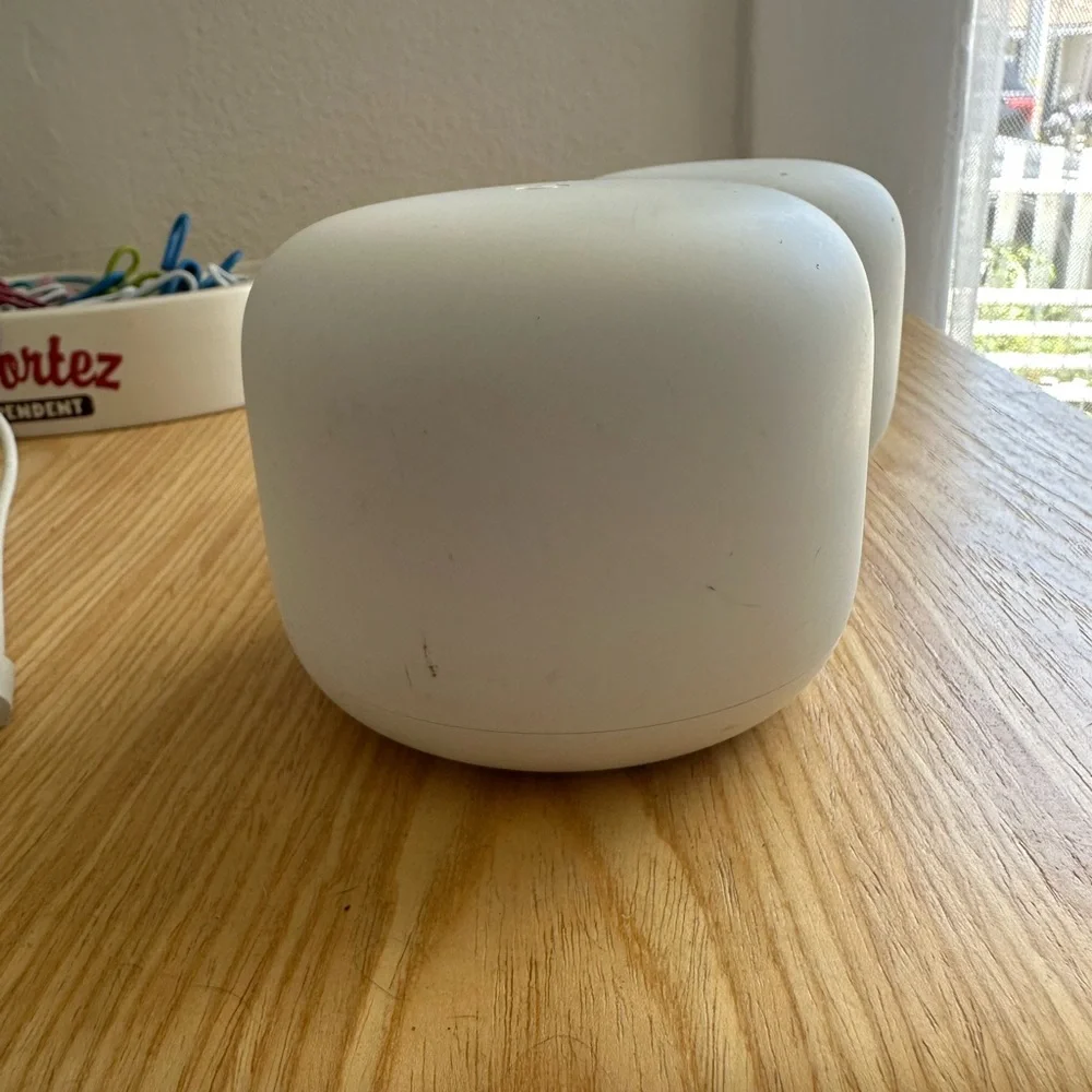 Google Nest Wifi - AC2200 (2nd Gen) Router + Access Point (2-Pack, Snow)